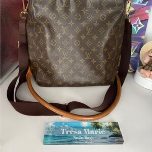 SOLD-Louis Vuitton Looping GM